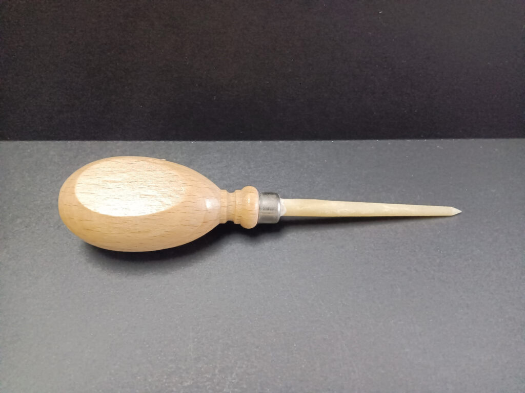 Cala de Hueso de Vaca con mango de Madera para la cata de jamones 8/360-2 | Segell Expres